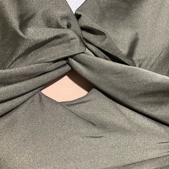 Olive Green DNKY One-Piece Swimsuit Keyhole Front XXL New/Tags - Picture 3 of 6